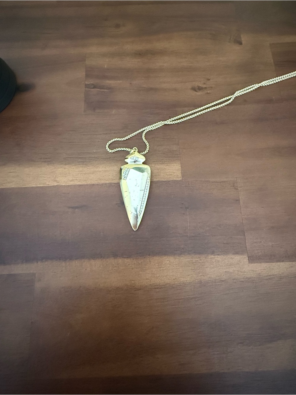 Kendra Scott Staley Arrowhead Pendant Necklace with Chain - Picture 3 of 4
